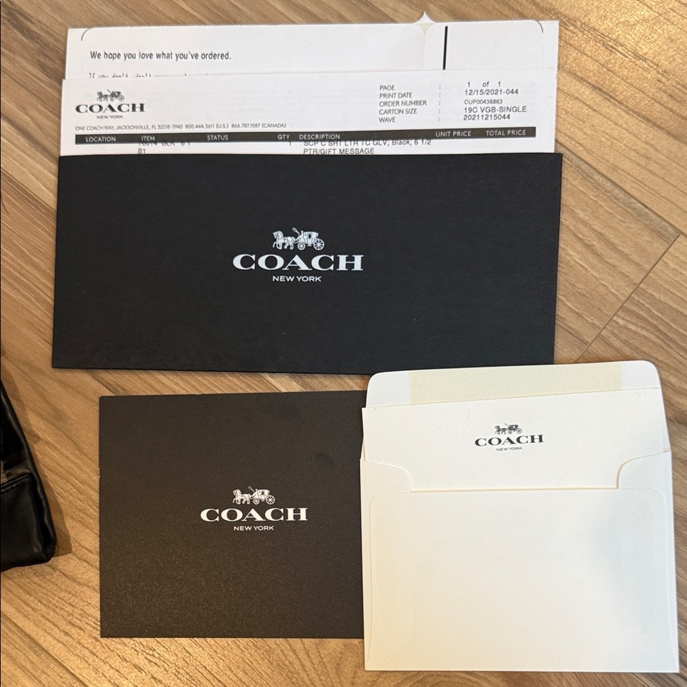 Coach Black Leather Gloves with Signature 'C' Accent NWOT 6 1/2 - Picture 4 of 5
